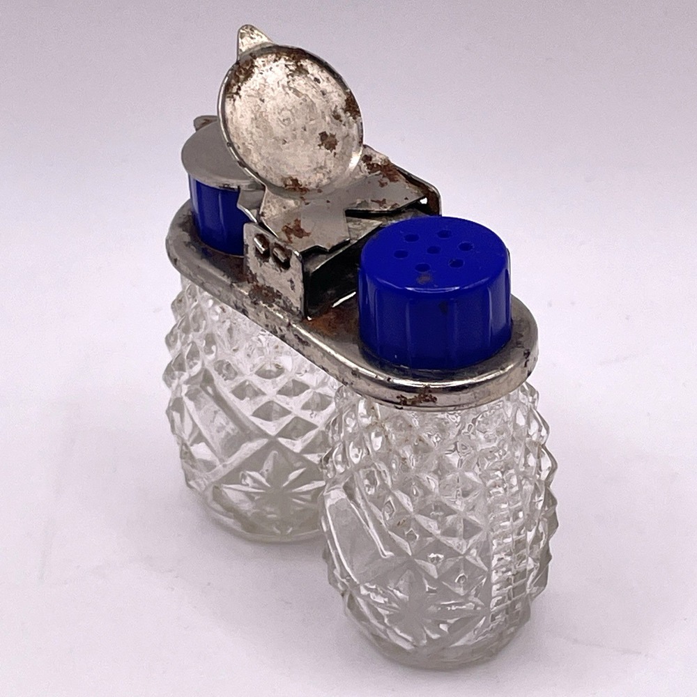 Vintage Mini Travel Salt And Pepper Shaker Metal Flip‎ Lid Glass Containers - Picture 4 of 6